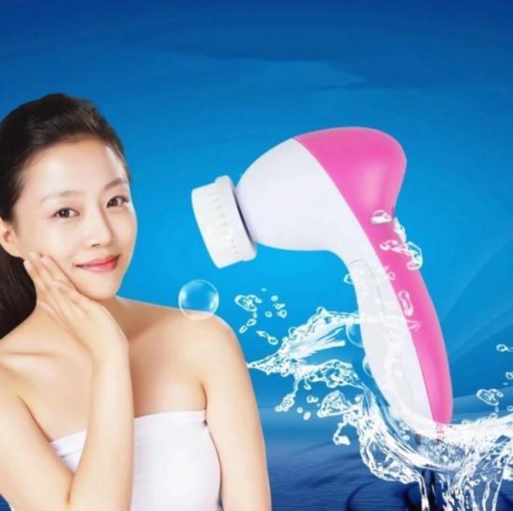 Complete facial care with 5 interchangeable brush heads.